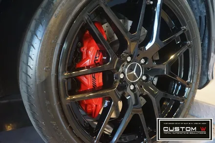 커스텀W - 벤츠 GLE 63 AMG 휠수리 후 블랙유광 휠도색 + AMG 레드 캘리퍼도색. / 용인 처인구