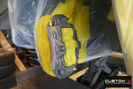 벤츠 GLE63AMG 잘 못된 휠수리 도색 이력이 있는 휠 박리 후 투톤 휠도색  재작업 ,  애시드 그린 (형광) 캘리퍼도색. / 용인 처인구