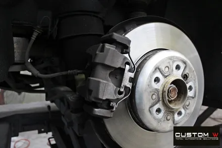 BMW 5GT 휠 상처 수리 후 블랙유광 휠도색 + 블루 캘리퍼 도색 / 용인 처인구
