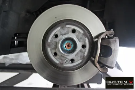 벤츠 CLS400d 휠 상처 수리 후 블랙유광 휠도색 + 레드 캘리퍼 도색 / 용인 처인구