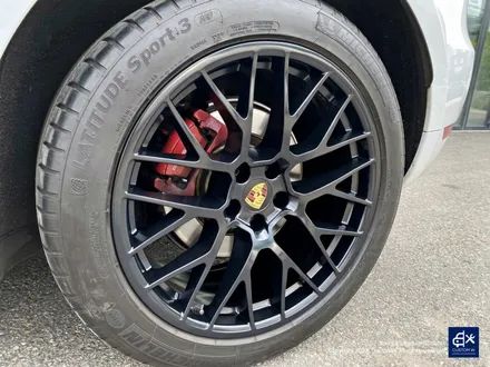 포르쉐 마칸 GTS 휠수리 후 젯블랙 휠도색 / 용인 처인구