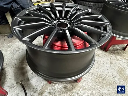 벤츠 GT43 AMG 잘못된 휠수리 약품 박리 제거 후 건메탈 무광 휠도색 / 용인 처인구