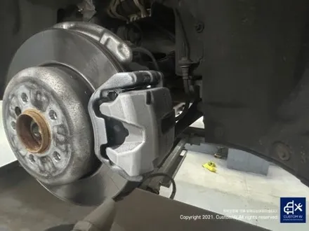 BMW G30 520D 휠 상처 수리 후, 유광 블랙 휠도색 그리고 레드 캘리퍼 도색 작업까지_! / 용인 처인구