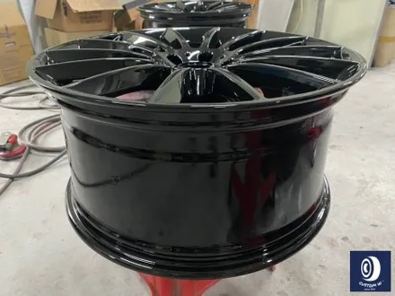 벤츠 GLE450 타 업체 잘못된 수리 도색 이력 / 기존 페인트 제거 (약품 박리) 후, 마차휠 블랙 유광 휠도색 + 레드 캘리퍼 도색 / 용인 처인구