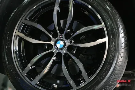 BMW X3 M팩 휠을 다이아몬드컷팅 휠수리와 블랙클리어를 활용해서 M4 블랙폴리쉬 휠 처럼 만들다. / 용인 처인구