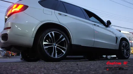 3개의 다이아몬드컷팅 휠수리가 필요한 BMW X5 차량의 입고. 캘리퍼도색도 함께 작업하다. / 용인 처인구