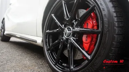 벤츠 A45 AMG 휠 상처 수리 후 블랙유광 휠도색 + 레드 AMG 캘리퍼도색. / 용인 처인구