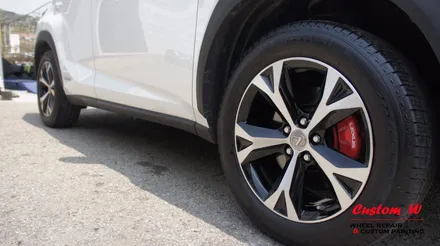 렉서스의 하이브리드 SUV NX300H 다이아몬드컷팅 휠수리로 블랙폴리시 휠 만들고 레드 캘리퍼도색. / 용인 처인구