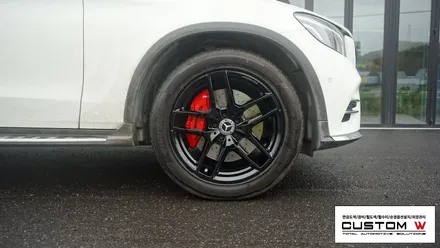 벤츠 GLC 쿠페를 더욱 스포티하게 블랙유광 휠도색과 레드 캘리퍼도색. / 용인 처인구