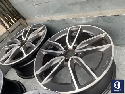 벤츠 C43 AMG 휠 상처 수리 후, 다이아몬드 커팅 가공을 이용한 블랙 폴리시 투톤 휠 커스텀 도색 / 용인 처인구