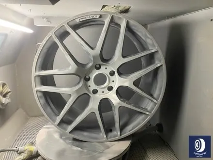 번호판도 장착되지 않은 신차 출고 작업_! / 벤츠 G63AMG 22인치 하이그로시 블랙 (검정 유광) 휠도색 (feat. 센터 휠 캡 주변 부품 모두 포함) / 용인 처인구