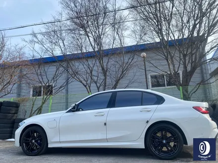 BMW 330e 휠 상처 수리 후, 블랙 유광 휠도색 / 용인 처인구