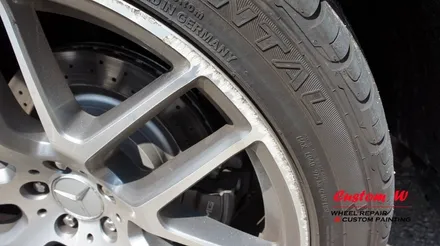 벤츠 GLE 63 AMG 주차 스크래치가 난 다이아몬드컷팅 휠 휠수리(복원)과 함께 레드 캘리퍼 도색. / 용인 처인구