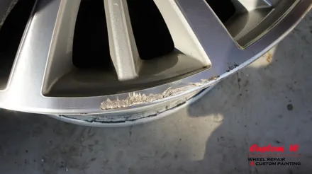 휠 1개만 다이아몬드컷팅 휠수리를 해도 다른 휠과의 이질감은 없도록 BMW 3GT 휠복원. / 용인 처인구