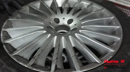 NEW 벤츠 S350 최고급 세단에는 휠 상처가 어울리지 않죠. 휠수리 후 고스트크롬 휠도색으로 더욱 고급스럽게 만들다! / 용인 처인구