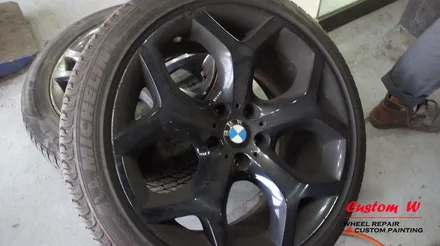 잘 못된 도색이력의 BMW X6 Y스포크 휠 제대로 박리 후 블랙유광 휠도색 + 부식된 캘리퍼 레드 캘리퍼도색. / 용인 처인구