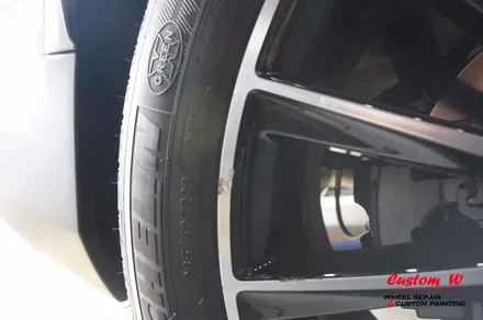 벤츠 GLC 250D 쿠페에는 캘리퍼도색이 필수가 아닐까 합니다. 상처난 1개의 휠수리도 함께! / 용인 처인구
