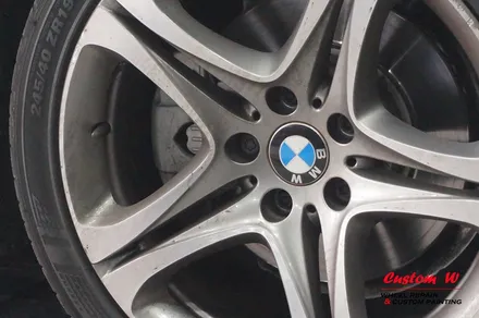 BMW 5시리즈에 장착 된 640D 19인치 휠 고스트크롬 휠도색, 레드 캘리퍼도색. / 용인 처인구