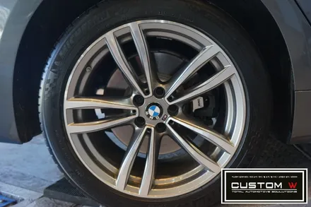 검정유광 휠도색, 블루 캘리퍼도색 - BMW G11 7시리즈. / 용인 처인구