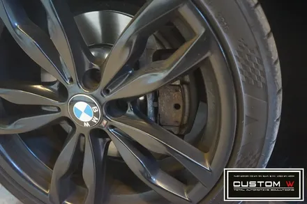 BMW F10 M550D 고스트크롬 휠도색 + 레드 캘리퍼도색 / 용인 처인구