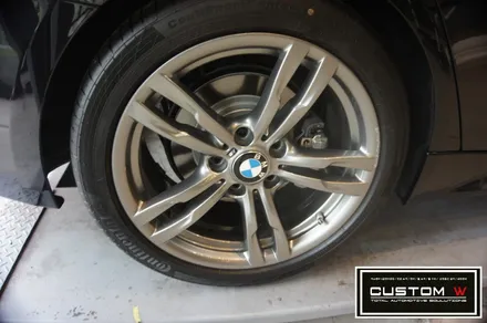 F30 BMW 320I 휠수리 후 블랙유광 휠도색, 레드 캘리퍼도색. / 용인 처인구
