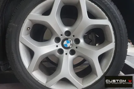 BMW E71 X6 40D 20인치 Y스포크 휠 상처 수리 후, 블랙유광 휠도색 & 지저분한 캘리퍼 깔끔하게 도색. / 용인 처인구