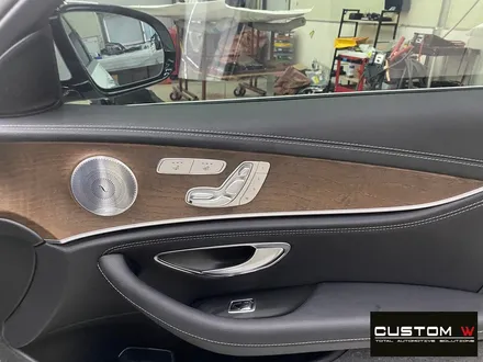 부메스터 순정 전동트위터, 애쉬우드브라운 센터콘솔교체 벤츠 W213 E300 익스클루시브 / 용인 처인구