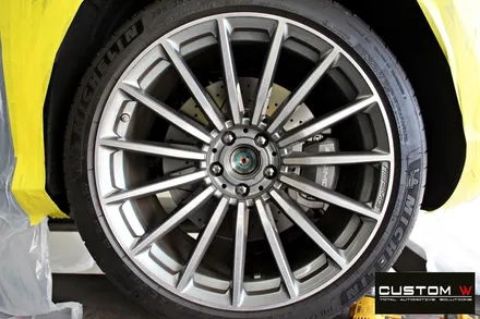 매일 입고 되는 벤츠 GT43 AMG 블랙유광 휠 도색, 카본 세라믹 골드 캘리퍼 도색 / 용인 처인구