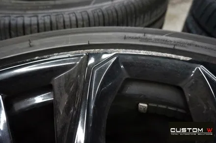 BMW X6 40d 기존 휠 도색 차량 휠 상처 수리 후 블랙유광 휠도색 재작업 / 용인 처인구