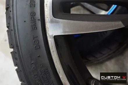 BMW M4 기존 잘못된 수리 이력으로 박리 후 블랙유광 휠도색 + 레드 캘리퍼 도색 / 용인 처인구