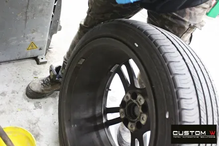 포르쉐 파나메라 GTS 기존 잘못된 도색 박리 후 블랙유광 휠도색 / 용인 처인구
