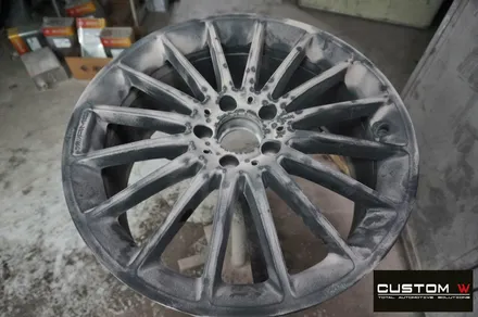 기존 벤츠 A45 AMG 휠 상처 수리 후 무광블랙 휠도색 / 용인 처인구