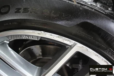 벤츠 GLE350d 쿠페 휠 상처 수리 후 블랙유광 휠도색 + 카본 세라믹 골드 캘리퍼 도색 / 용인 처인구