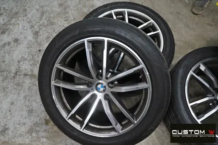 BMW G30 520d 662M 18인치 잘못된 휠수리 도색 이력 약품 박리 후 블랙유광 휠도색 + 레드 캘리퍼 도색 / 용인 처인구