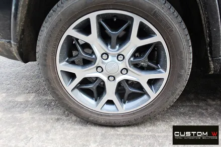 21년식 지프(JEEP) 그랜드 체로키 휠 상처 수리 후 블랙유광 휠도색 / 용인 처인구