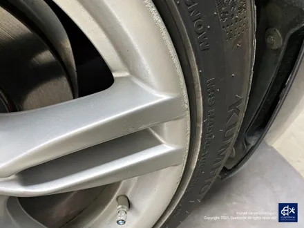부식 걱정 없이 관리 가능! BMW F30 330i 휠수리 후 블랙유광 휠도색 + 블루 캘리퍼 도색 / 용인 처인구