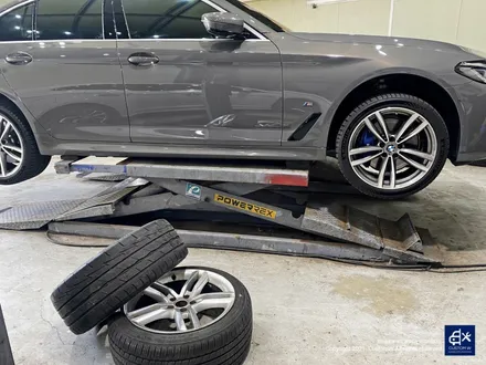 BMW G30 530i 647M 박리 후 블랙유광 휠도색 / 용인 처인구