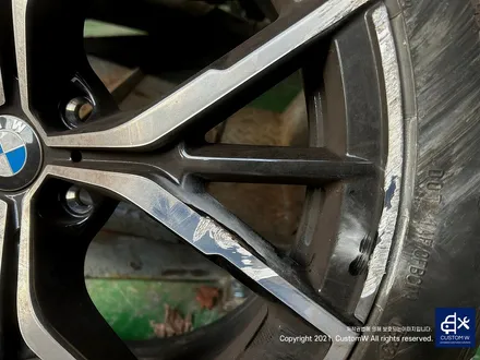 포트홀 사고로 심한 손상으로 입고된 BMW G30 530E 845M 휠 상처 수리 후, 다이아몬드 커팅 복원 (feat. 살려는 드릴게..) / 용인 처인구