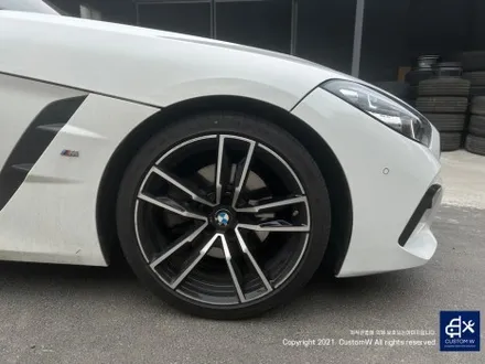 따뜻한 봄에 오픈 에어링의 기쁨을 누릴 수 있는 BMW G29 Z4 20i 휠 상처 수리 후, 유광 블랙 휠도색 그리고 블루 캘리퍼 도색까지_! / 용인 처인구
