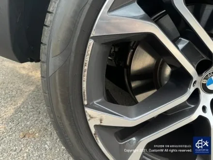 당황스럽네요.. 누구의 잘못 인가.. BMW G05 X5 744 Y 스포크 21인치 휠 상처 수리 후, 다이아몬드 커팅 복원 (feat. 순정 덧칠의 습격) / 용인 처인구