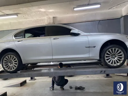 BMW F02 750LI 휠 상처 수리 후, 블랙 유광 휠도색 / 용인 처인구
