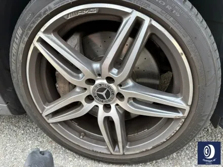 벤츠 W213 E300 AMG 라인 19인치 휠 상처 수리 후, 건메탈 그레이 휠 도색 / 용인 처인구