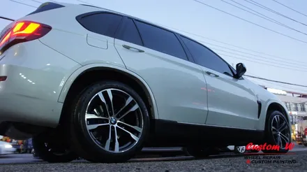3개의 다이아몬드컷팅 휠수리가 필요한 BMW X5 차량의 입고. 캘리퍼도색도 함께 작업하다. / 용인 처인구