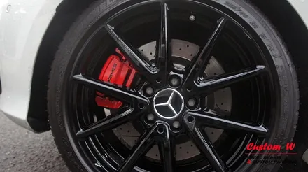 벤츠 A45 AMG 휠 상처 수리 후 블랙유광 휠도색 + 레드 AMG 캘리퍼도색. / 용인 처인구