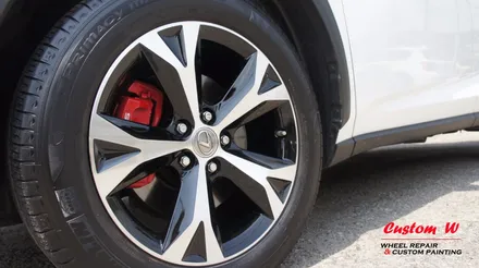 렉서스의 하이브리드 SUV NX300H 다이아몬드컷팅 휠수리로 블랙폴리시 휠 만들고 레드 캘리퍼도색. / 용인 처인구