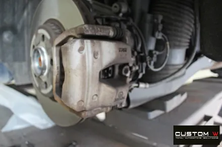 벤츠 CLS400d 휠 상처 수리 후 블랙유광 휠도색 + 레드 캘리퍼 도색 / 용인 처인구