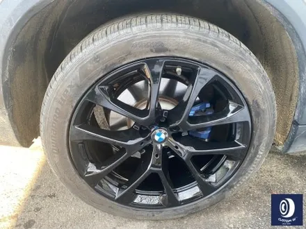 기존 고객 재방문 / BMW G05 X5 45e 휠 상처 수리 후, 블랙 유광 휠 복원 도색 / 용인 처인구