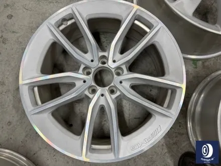 벤츠 C43 AMG 휠 상처 수리 후, 다이아몬드 커팅 가공을 이용한 블랙 폴리시 투톤 휠 커스텀 도색 / 용인 처인구