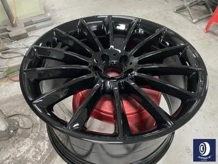 벤츠 GLE450 타 업체 잘못된 수리 도색 이력 / 기존 페인트 제거 (약품 박리) 후, 마차휠 블랙 유광 휠도색 + 레드 캘리퍼 도색 / 용인 처인구