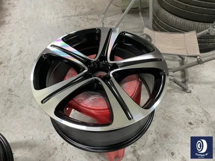 벤츠 W213 E300 18인치 휠 상처 수리 후, 다이아몬드 커팅 가공을 이용한 블랙 폴리시 휠 만들기_! / 용인 처인구